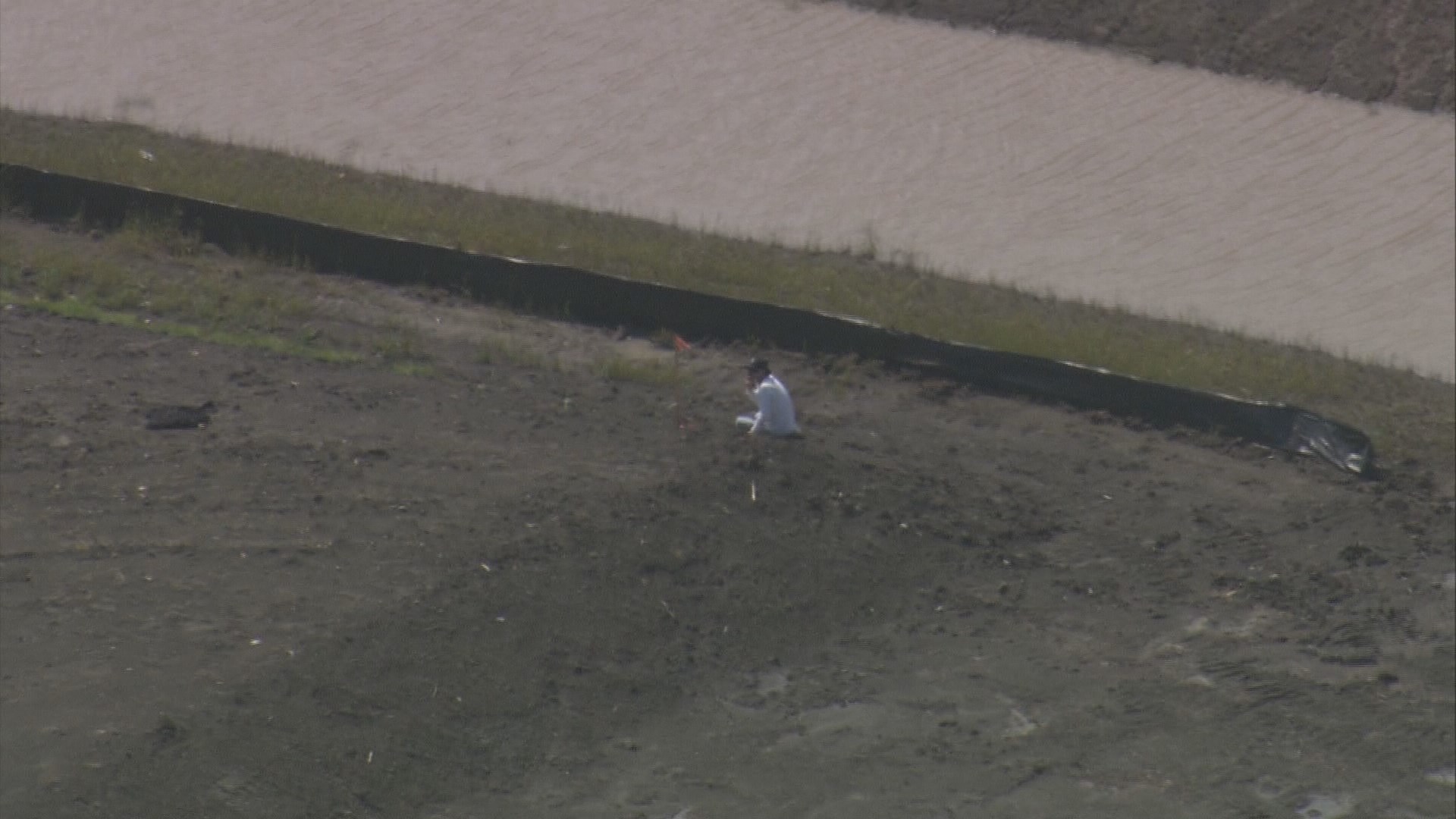 Lockdown lifted at Barbers Hill ISD; suspect contained